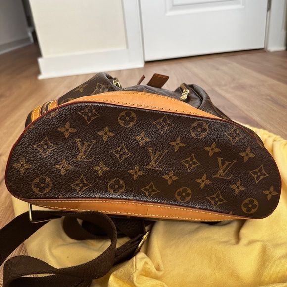 Louis Vuitton Bosphore Backpack - Picture 12 of 16